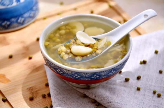 绿豆汤怎么煮不会变红的诀窍图解 变红的绿豆汤能喝吗