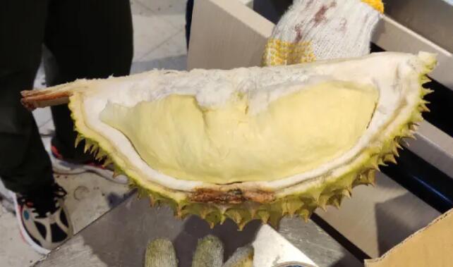 吃了榴莲后来月经血多了点好不好？